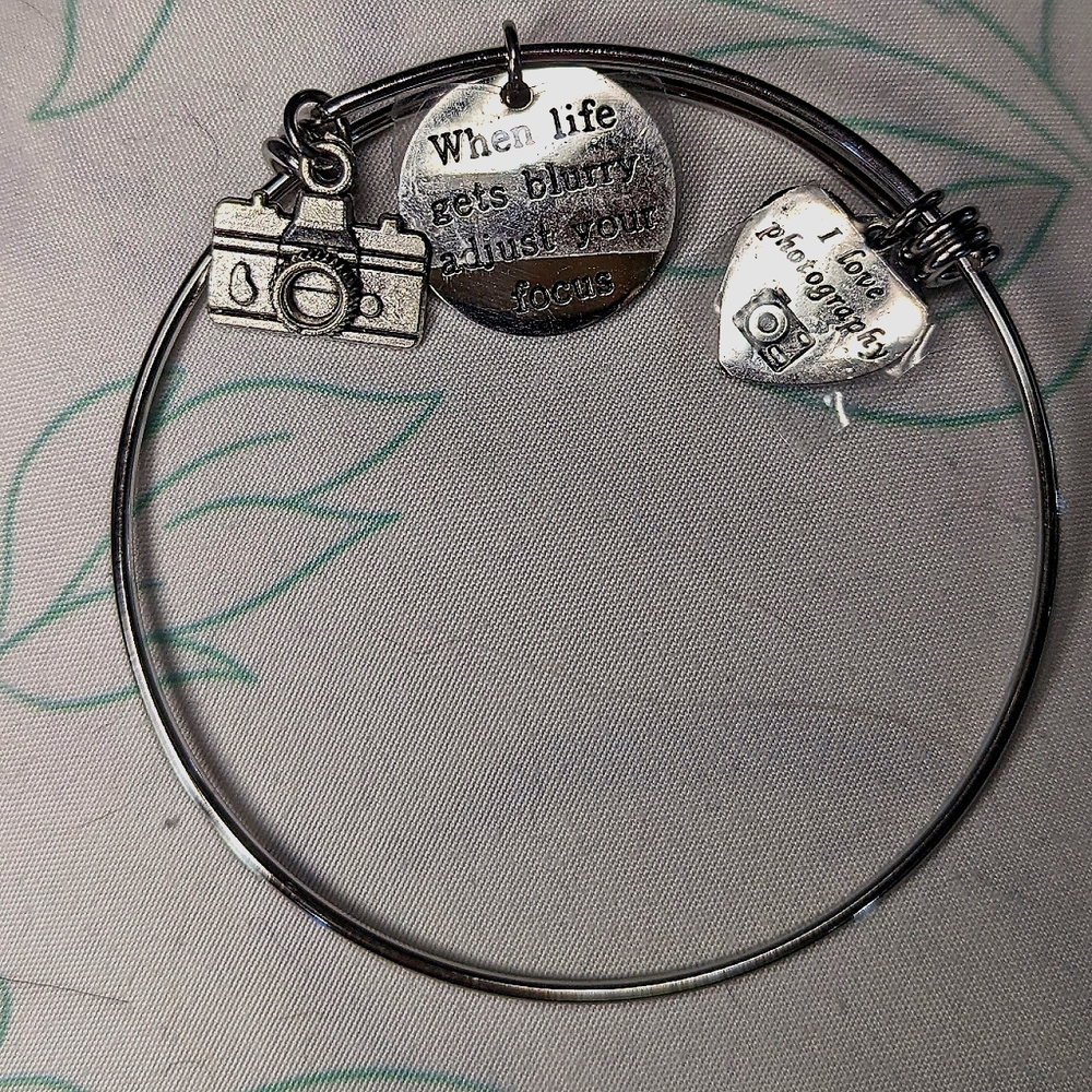 Photography Chain Bracelette - Brand new in wrapping and baggy